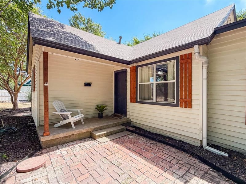 212 Penn Street, Waxahachie TX 75165 - Photo 2
