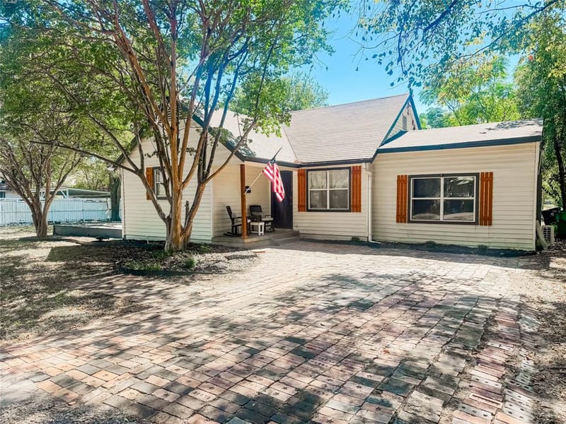 212 Penn Street, Waxahachie TX 75165