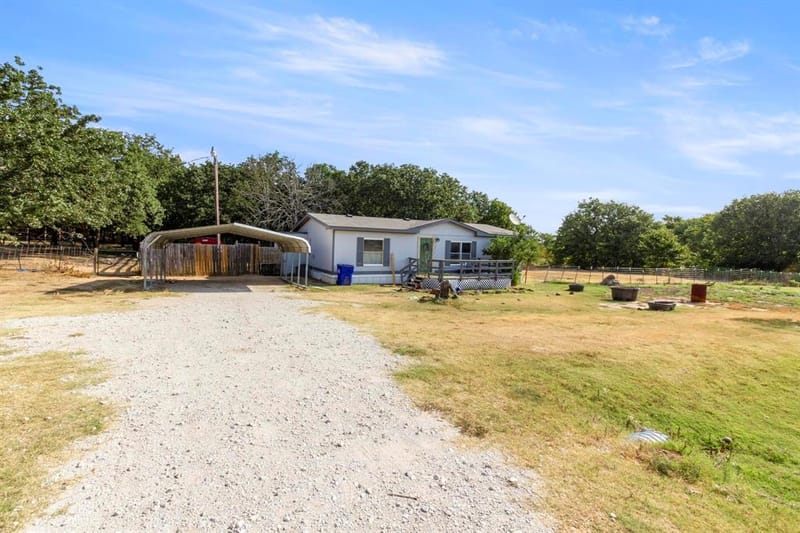 313 Hogan Lane, Whitesboro TX 76273 - Photo 2