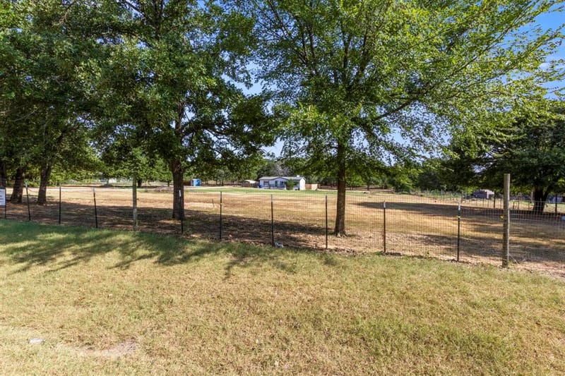 313 Hogan Lane, Whitesboro TX 76273