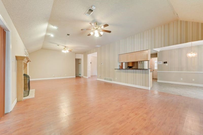 1022 Oak Tree Drive, Fort Worth TX 76140 - Photo 7
