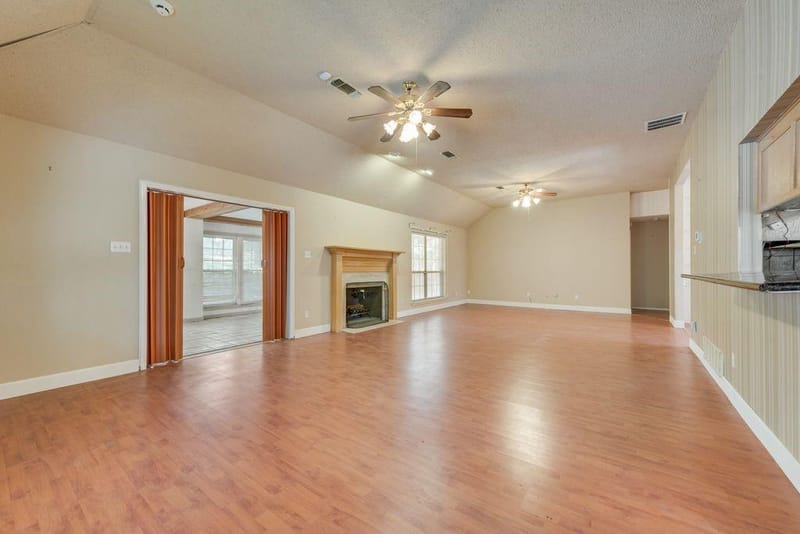 1022 Oak Tree Drive, Fort Worth TX 76140 - Photo 9