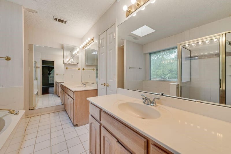 1022 Oak Tree Drive, Fort Worth TX 76140 - Photo 14