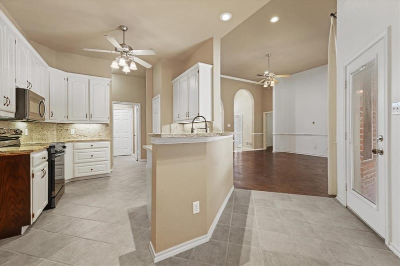415 Valley View Lane, Krum TX 76249 - Photo 10