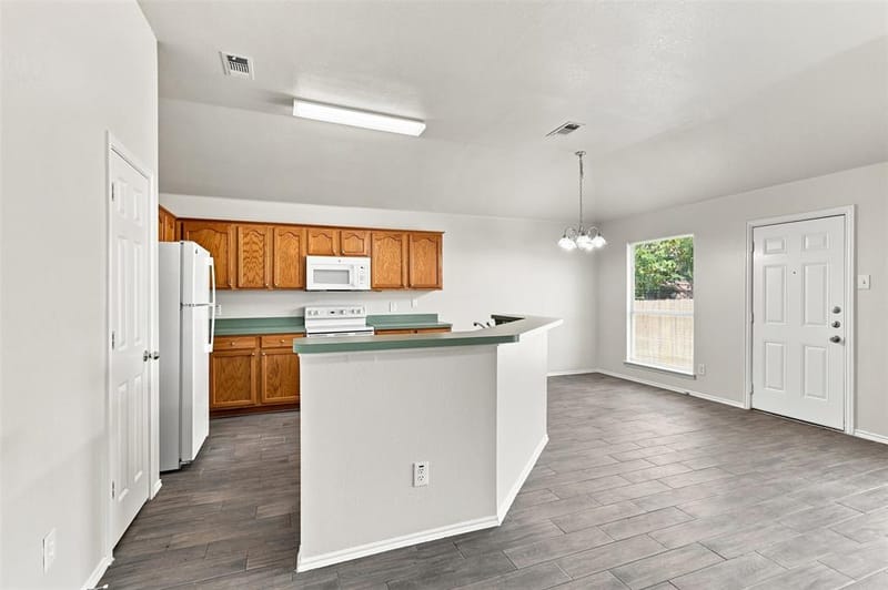 625 Jamie Lane, Mansfield TX 76063 - Photo 10