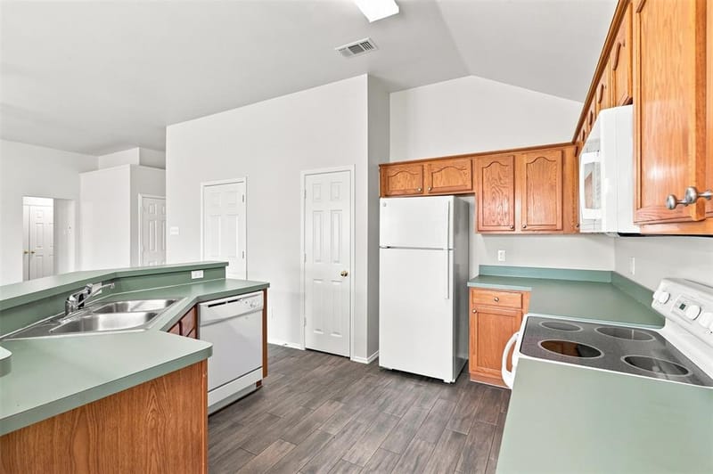 625 Jamie Lane, Mansfield TX 76063 - Photo 11