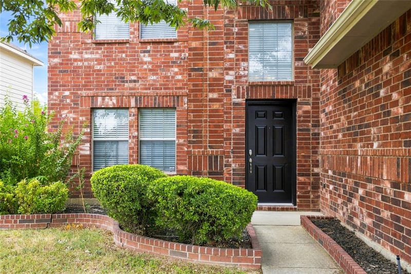 5825 Show Master Lane, Fort Worth TX 76179 - Photo 2