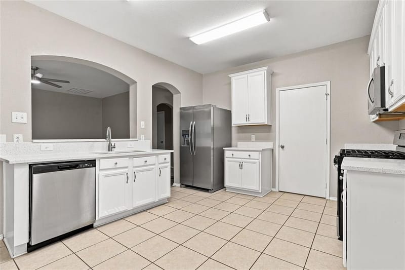 5825 Show Master Lane, Fort Worth TX 76179 - Photo 9