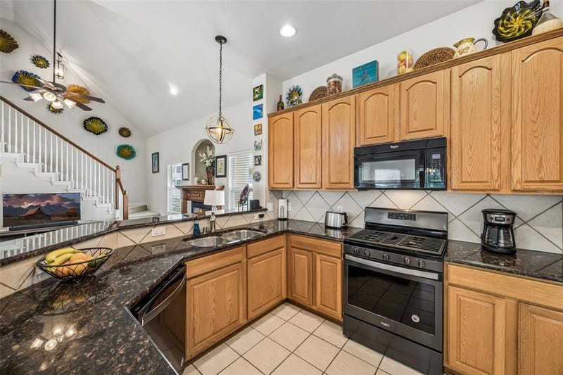 901 Wenk Drive, Aubrey TX 76227 - Photo 7