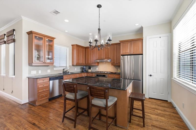 1110 Emerson Park Lane, Irving TX 75063 - Photo 12