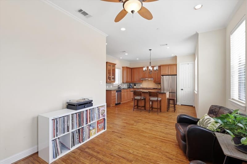 1110 Emerson Park Lane, Irving TX 75063 - Photo 7