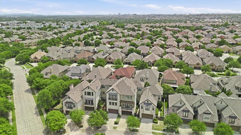 1110 Emerson Park Lane, Irving TX 75063 - Photo 34