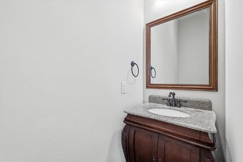 1110 Emerson Park Lane, Irving TX 75063 - Photo 14