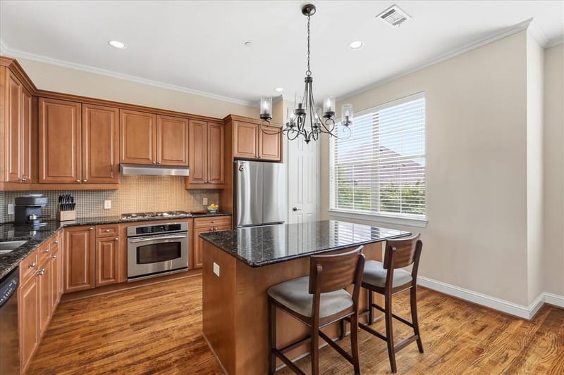 1110 Emerson Park Lane, Irving TX 75063 - Photo 11