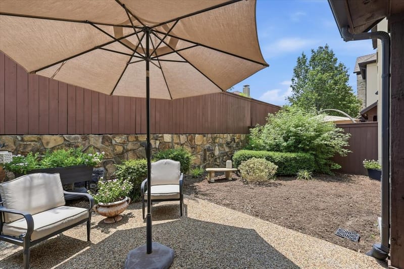 1110 Emerson Park Lane, Irving TX 75063 - Photo 29