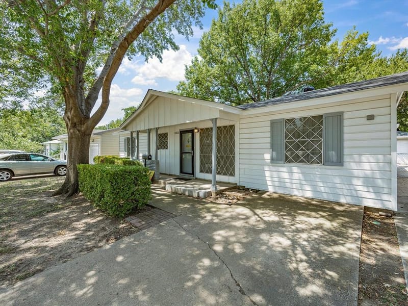 3323 William Brewster Drive, Irving TX 75062 - Photo 39