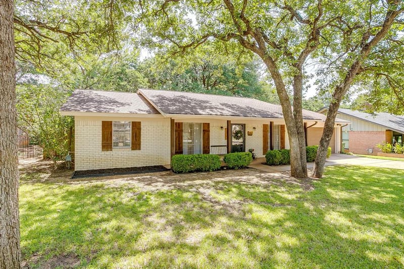 2814 Blackwood Drive, Arlington TX 76013