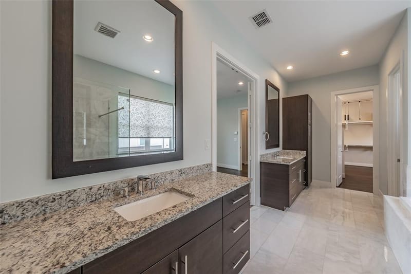 381 E Greenbriar Lane # 804, Dallas TX 75203 - Photo 27