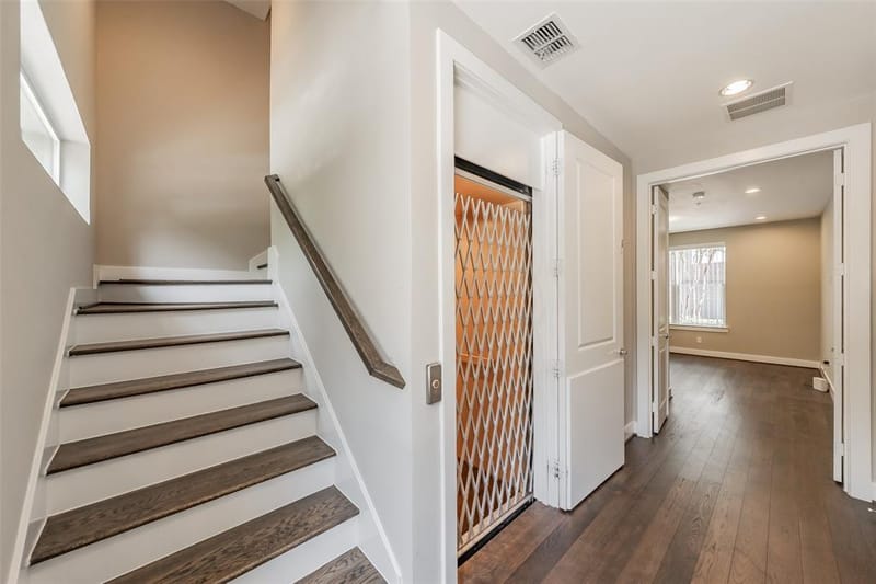 381 E Greenbriar Lane # 804, Dallas TX 75203 - Photo 6