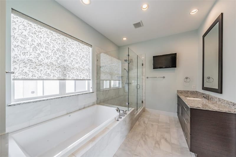 381 E Greenbriar Lane # 804, Dallas TX 75203 - Photo 26