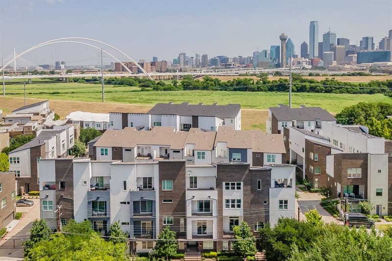 381 E Greenbriar Lane # 804, Dallas TX 75203