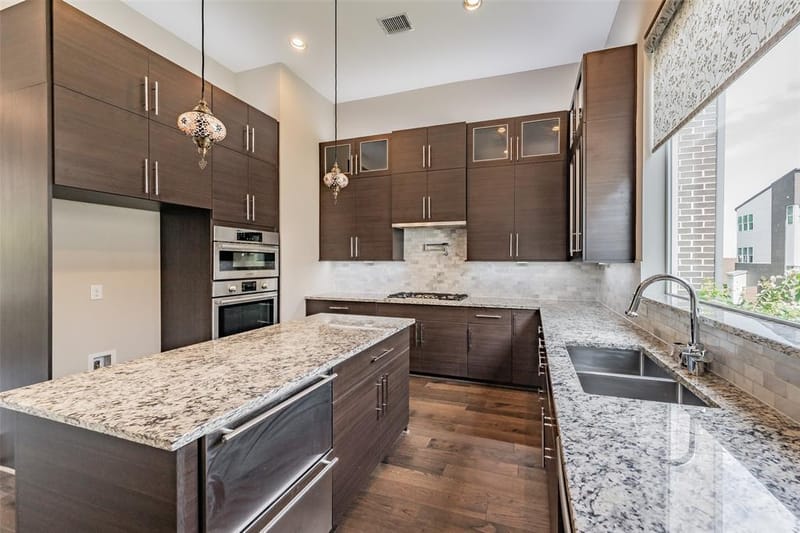 381 E Greenbriar Lane # 804, Dallas TX 75203 - Photo 18