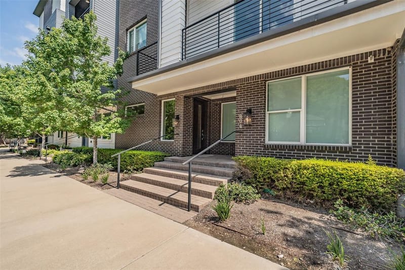 381 E Greenbriar Lane # 804, Dallas TX 75203 - Photo 4