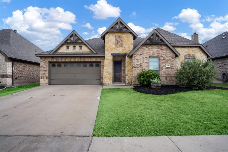 329 Strait Lane, Waxahachie TX 75165 - Photo 4