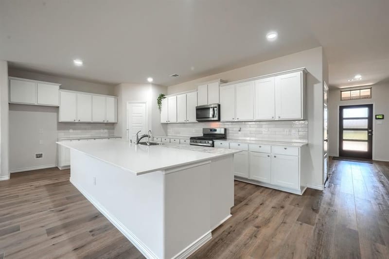 6037 Warrington Street, Celina TX 76227 - Photo 9