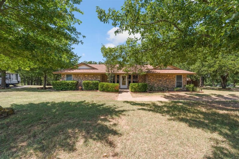 212 Roaring Springs Drive, Joshua TX 76058