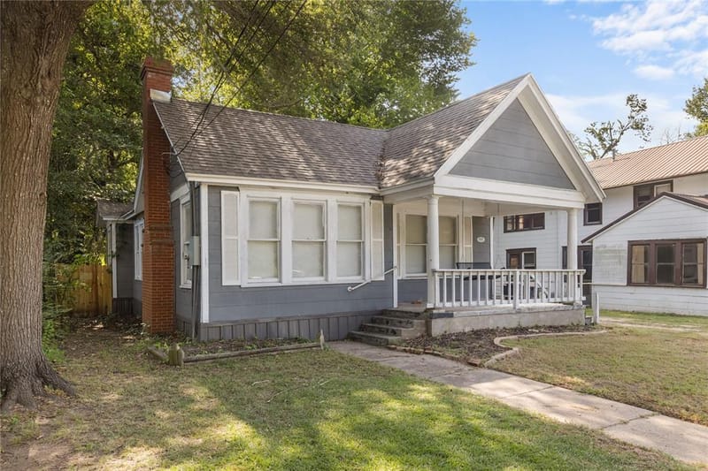 641 8th Street SE, Paris TX 75460