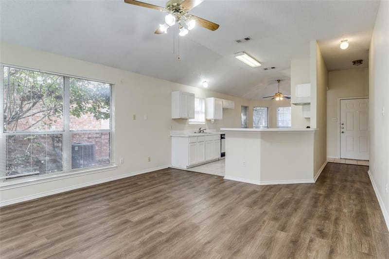718 Indianpaint Drive, Mesquite TX 75149 - Photo 3