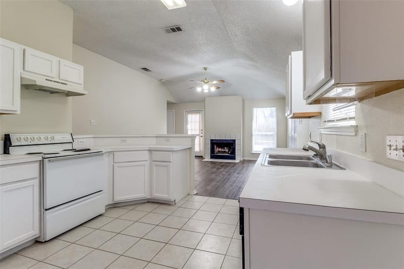 718 Indianpaint Drive, Mesquite TX 75149 - Photo 4