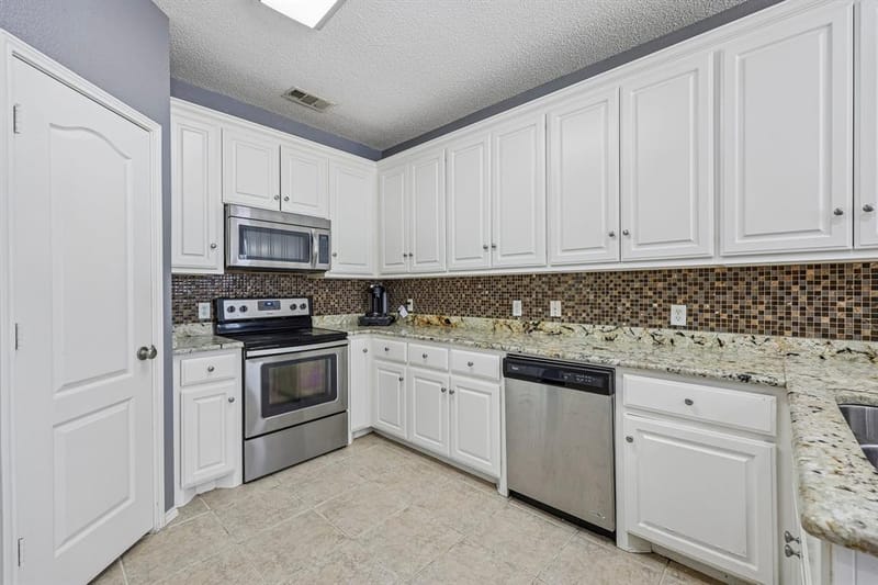 1910 Bentwood Court, Grapevine TX 76051 - Photo 14