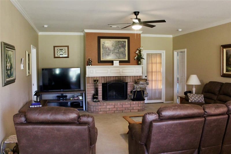 166 Meadowview Circle, Van Alstyne TX 75495 - Photo 6
