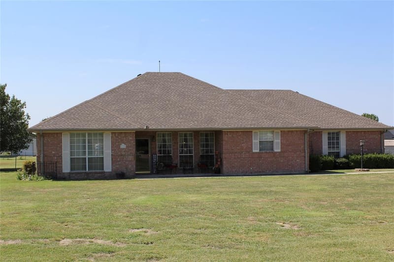 166 Meadowview Circle, Van Alstyne TX 75495