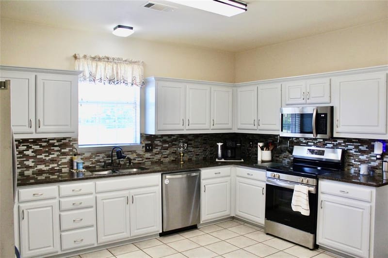 166 Meadowview Circle, Van Alstyne TX 75495 - Photo 8
