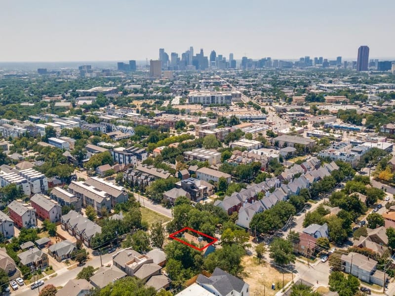 5903 Lewis Street, Dallas TX 75206 - Photo 2