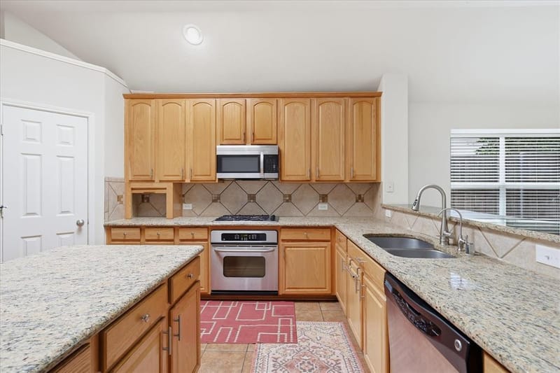 13875 Valley Mills Drive, Frisco TX 75033 - Photo 17