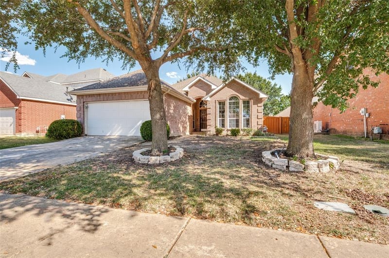 3255 Serpis, Grand Prairie TX 75054