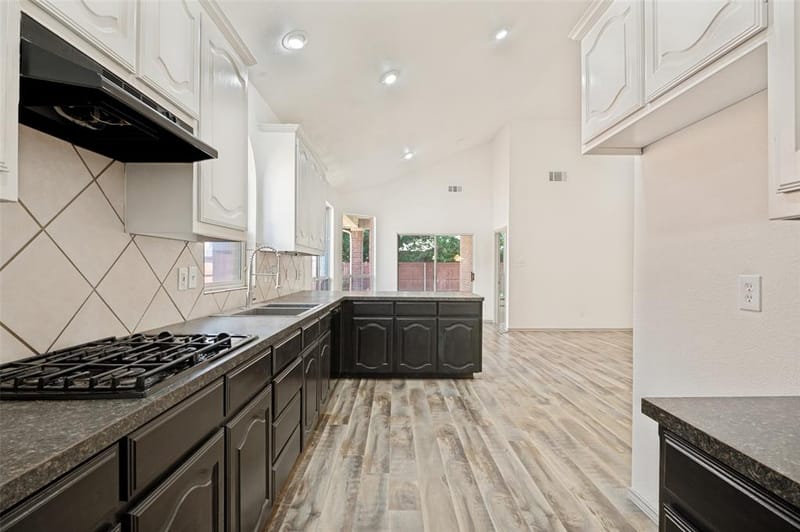 3255 Serpis, Grand Prairie TX 75054 - Photo 10