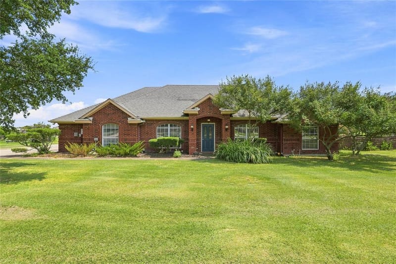 10534 Jennifer Circle, Forney TX 75126 - Photo 2
