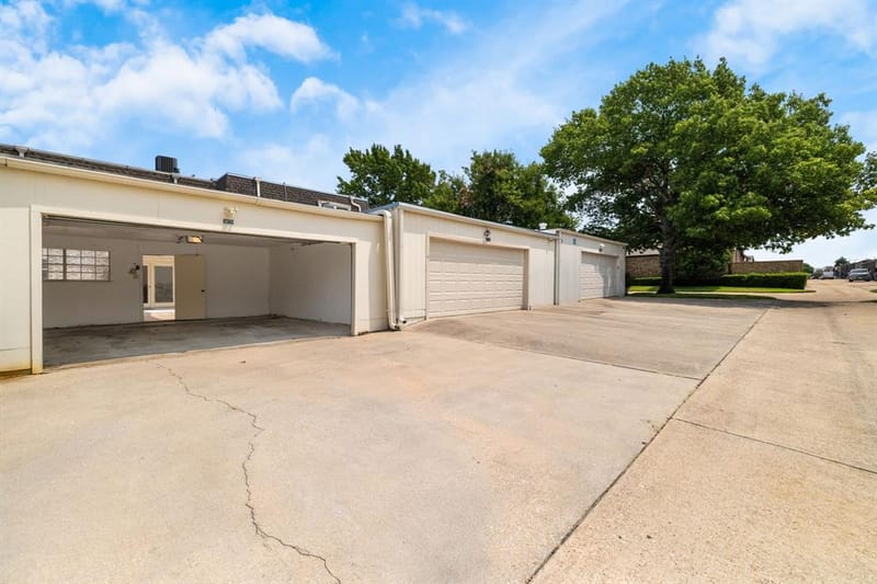 3020 Stonehenge Lane, Carrollton TX 75006 - Photo 27