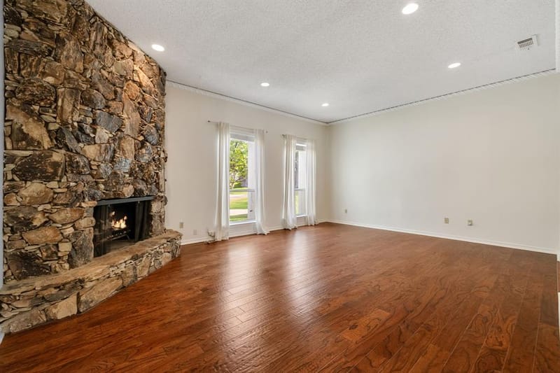 3020 Stonehenge Lane, Carrollton TX 75006 - Photo 2