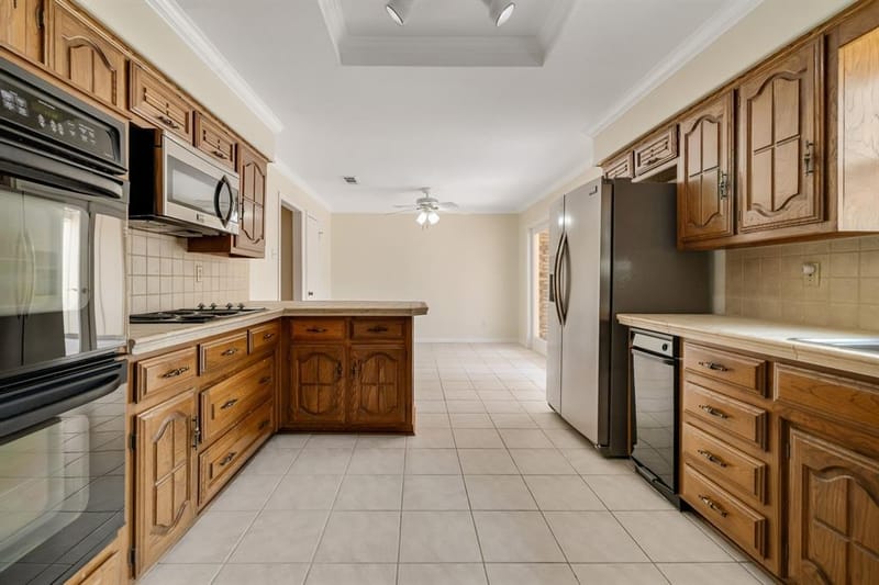 3020 Stonehenge Lane, Carrollton TX 75006 - Photo 14