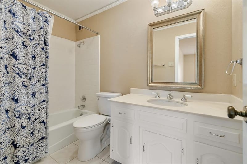 3020 Stonehenge Lane, Carrollton TX 75006 - Photo 18