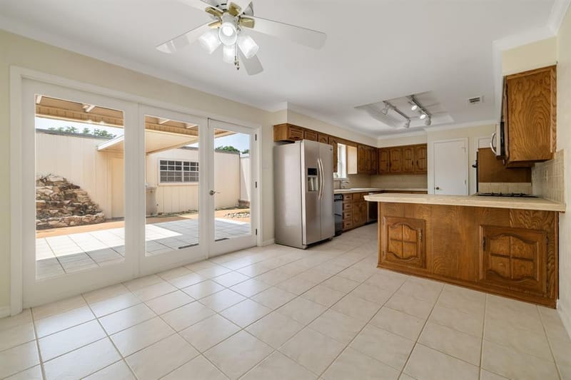 3020 Stonehenge Lane, Carrollton TX 75006 - Photo 15