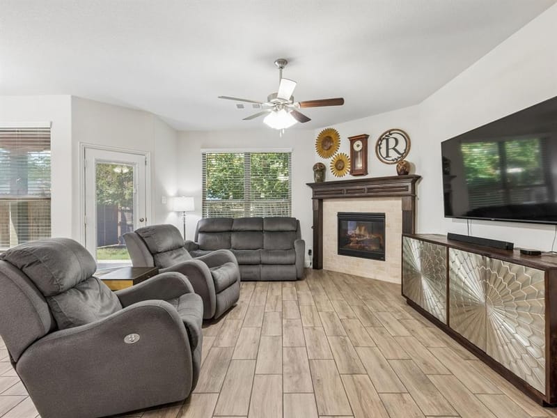 985 E Villas Court, Lewisville TX 75067 - Photo 6
