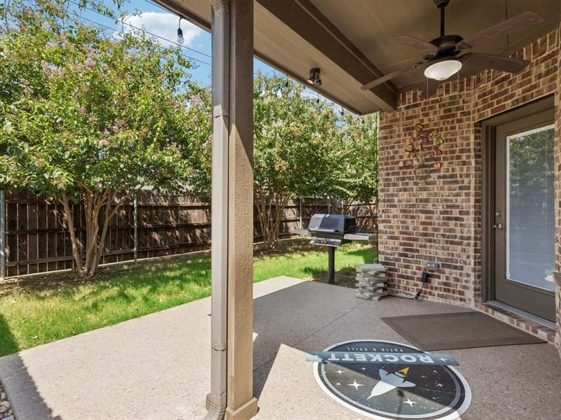 985 E Villas Court, Lewisville TX 75067 - Photo 7