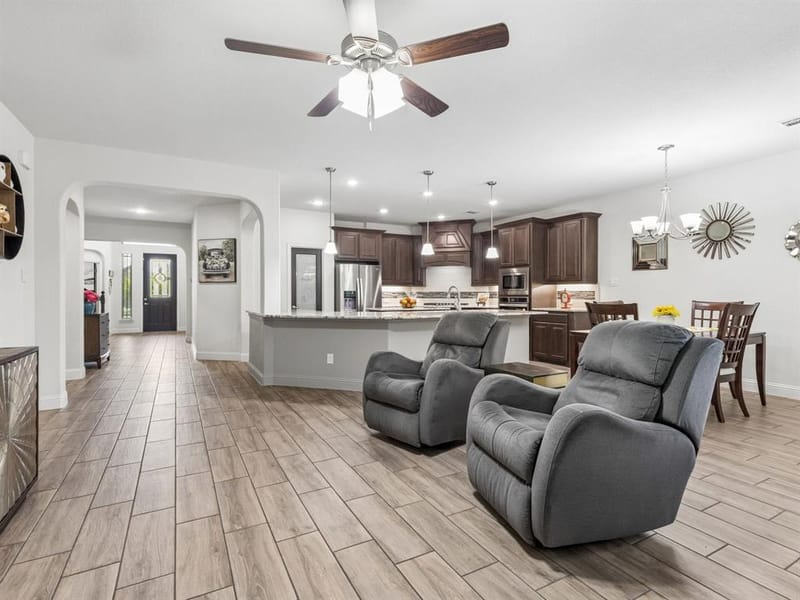 985 E Villas Court, Lewisville TX 75067 - Photo 10